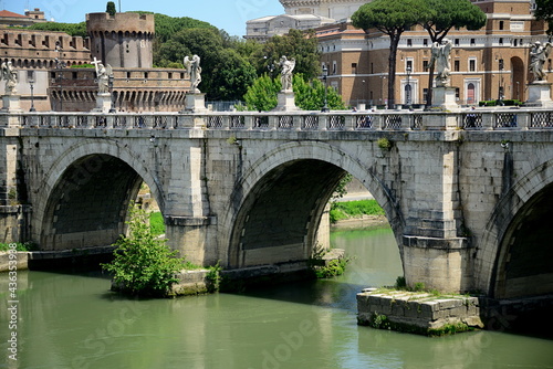 Castel Sant'Angelo (also known as Hadrian's Mausoleum), located on the right bank of the Teverenot far from the Vatican, connected to the Vatican State through the fortified corridor of the "passetto"