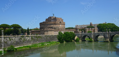Castel Sant'Angelo (also known as Hadrian's Mausoleum), located on the right bank of the Teverenot far from the Vatican, connected to the Vatican State through the fortified corridor of the "passetto"