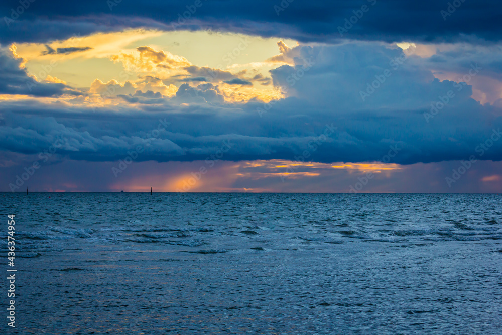Obraz premium Sea view in rainy season, Thailand