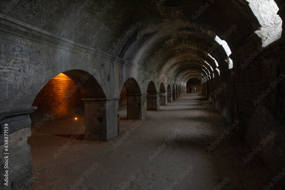Les cryptoportiques du Forum romain d'Arles