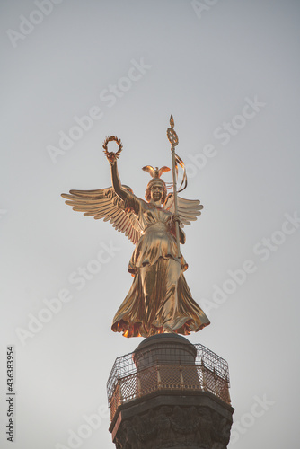 Viktoria - Goldelse - auf der Berliner Siegessäule photo