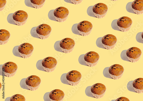 Banana cup cake with raisins