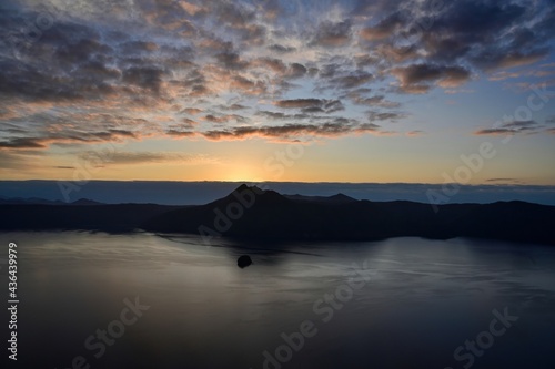 夜明け直前の摩周湖の情景＠北海道