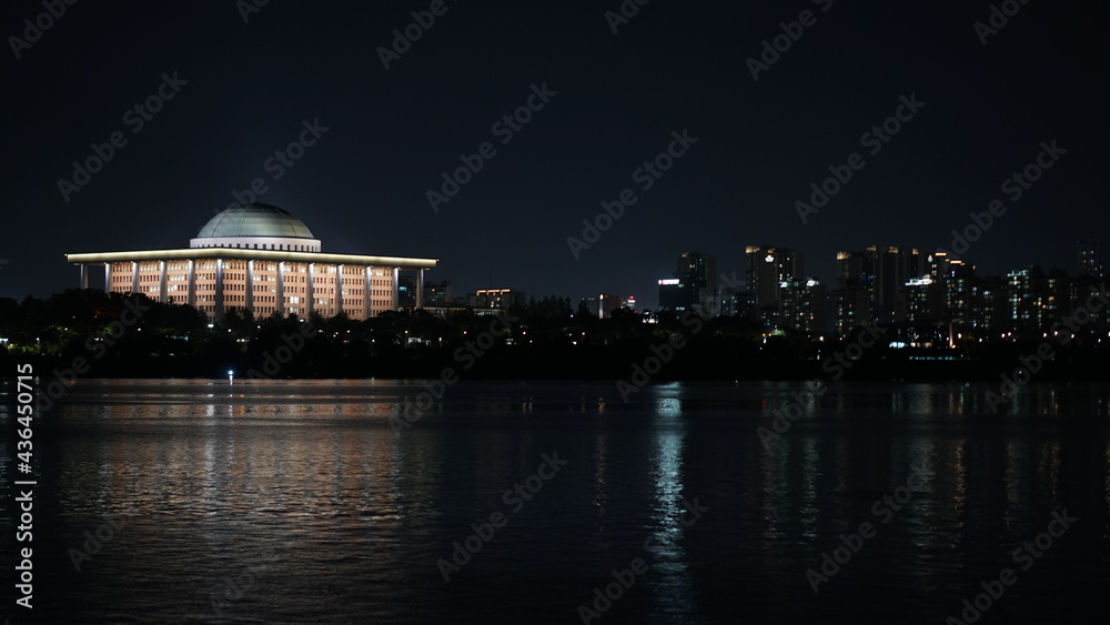 Fototapeta premium city skyline at night