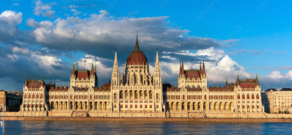 Fototapeta premium Hungary, evening twilight in Budapest, parliament on the background of night city lights, cityscape
