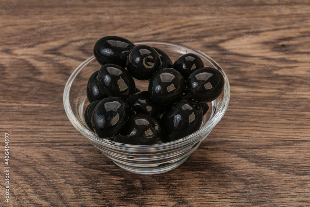 Black olives in the bowl
