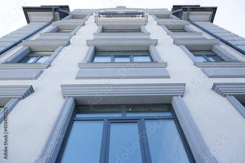 Newly built multi-apartment building, bottom view. © Сергей Жмурчак