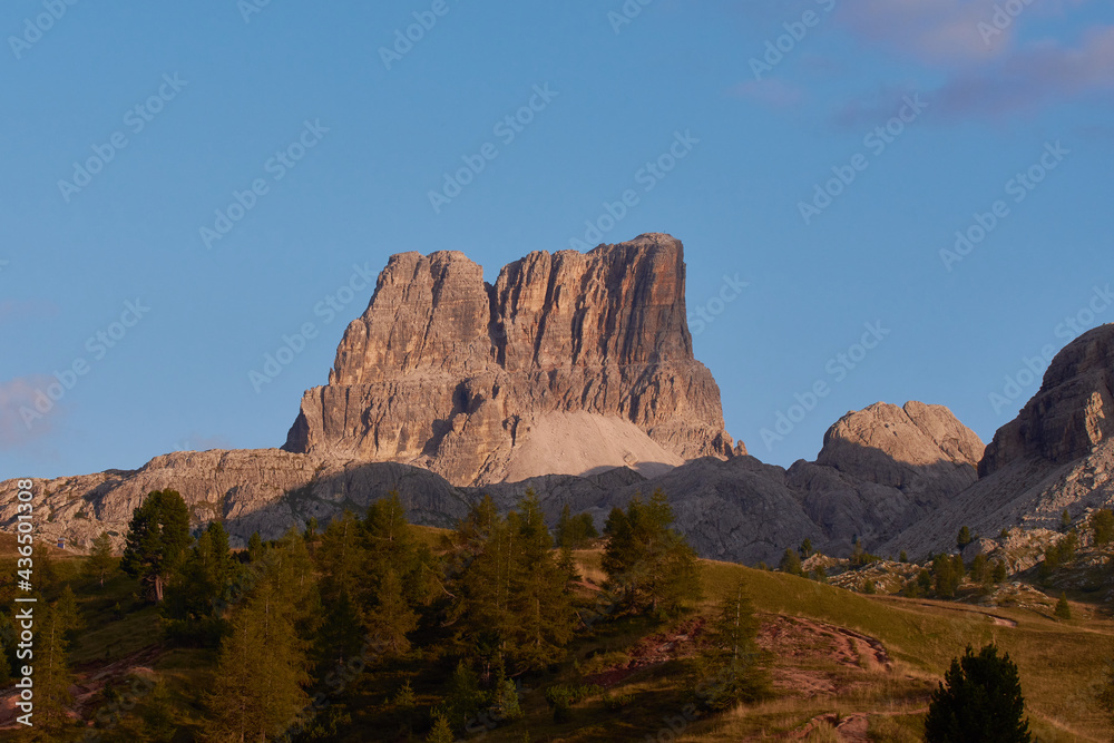 Sonnenuntergang am Monte Averau, Falzarego pass, Cortina d'Ampezzo, dolomites, Veneto, Italien	