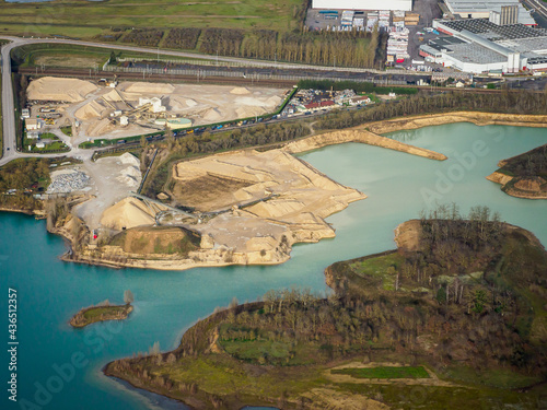 vue aérienne d'une sablière à Saint-Pierre-la-Garenne dans l'Eure en France