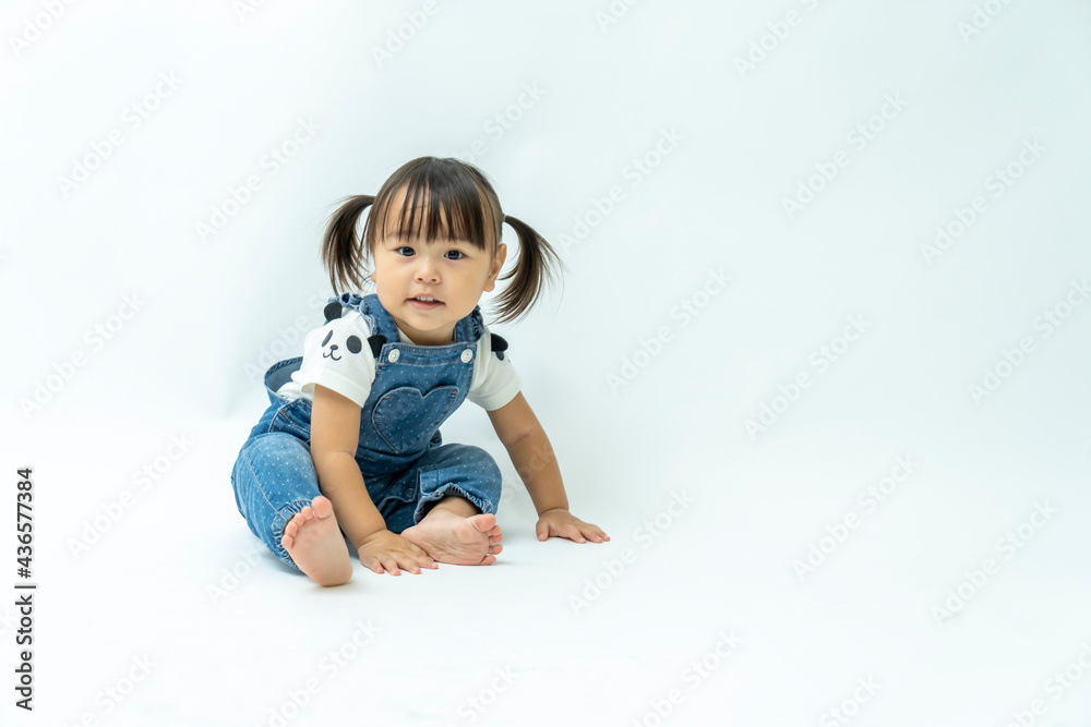かわいい二歳児の女の子 Stock 写真 Adobe Stock
