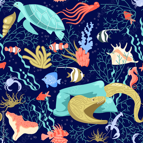 Seamless pattern with underwater life elements and tropical animals