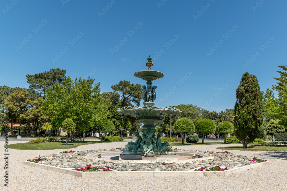 SOULAC, dans le Médoc (Gironde, France), la fontaine (19e siècle)