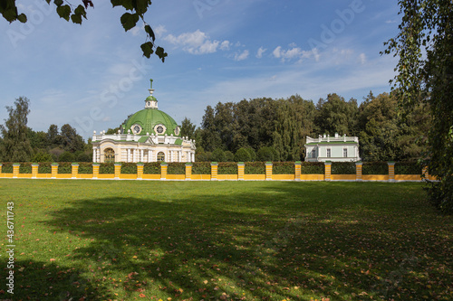 Фотография The Grotto behind the field in the Kuskovo Estate