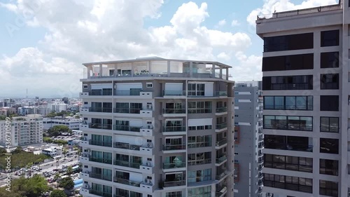 Santo domingo, república dominicana - 29 de mayo de 2021- Vista panorámica aérea de la ciudad de Santo Domingo con increibles edificios de apartamentos photo