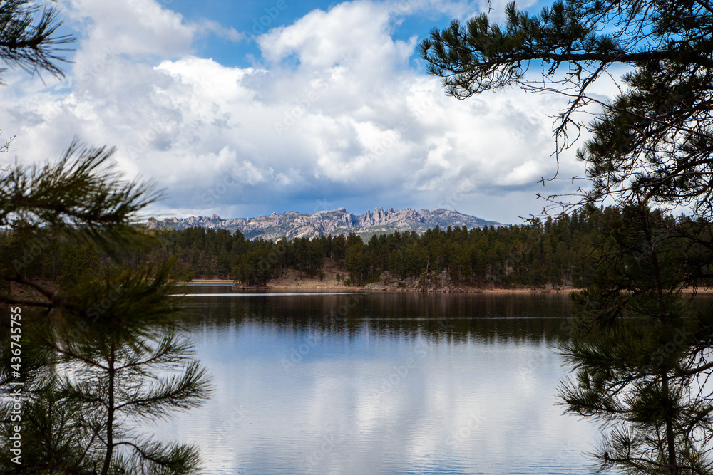 Obraz premium Beautiful Lake View with clouds