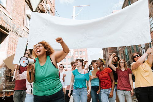 Feminists fighting for women& 39 s rights © Rawpixel.com