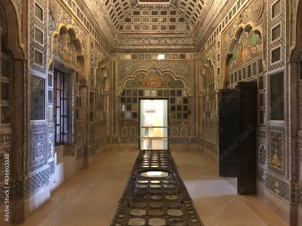 A picture of the interior of the halls of palaces and forts of Jodhpur, Rajasthan.