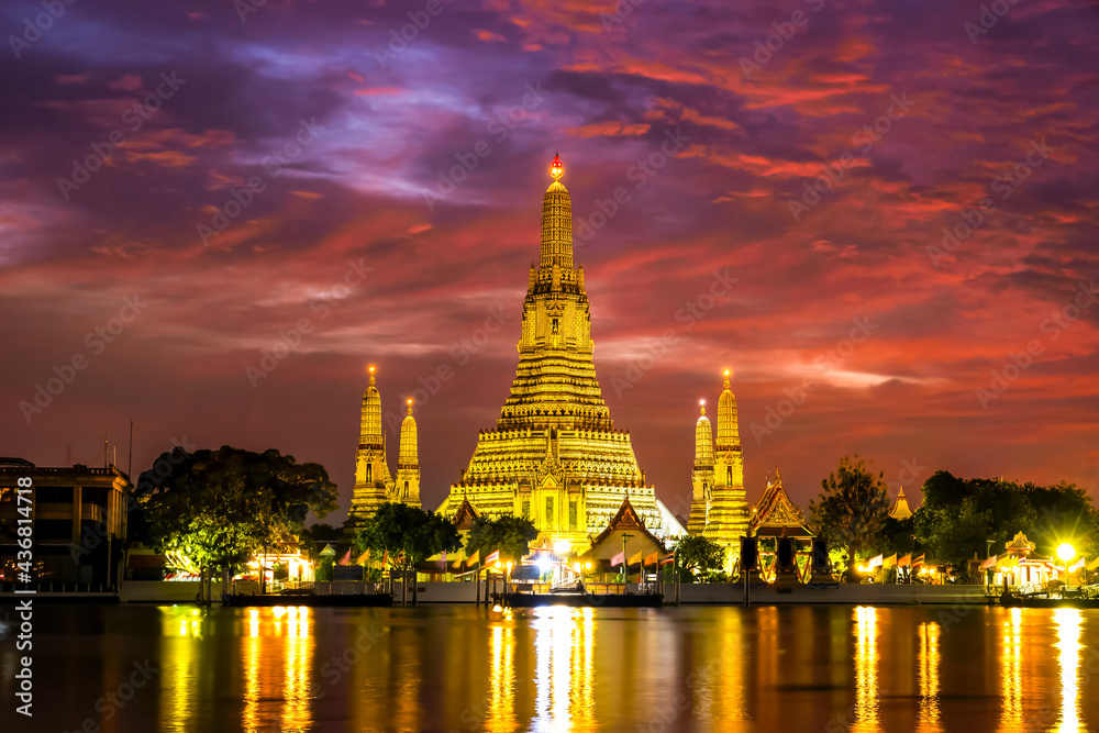 Obraz premium Wat Arun Temple in bangkok Thailand.