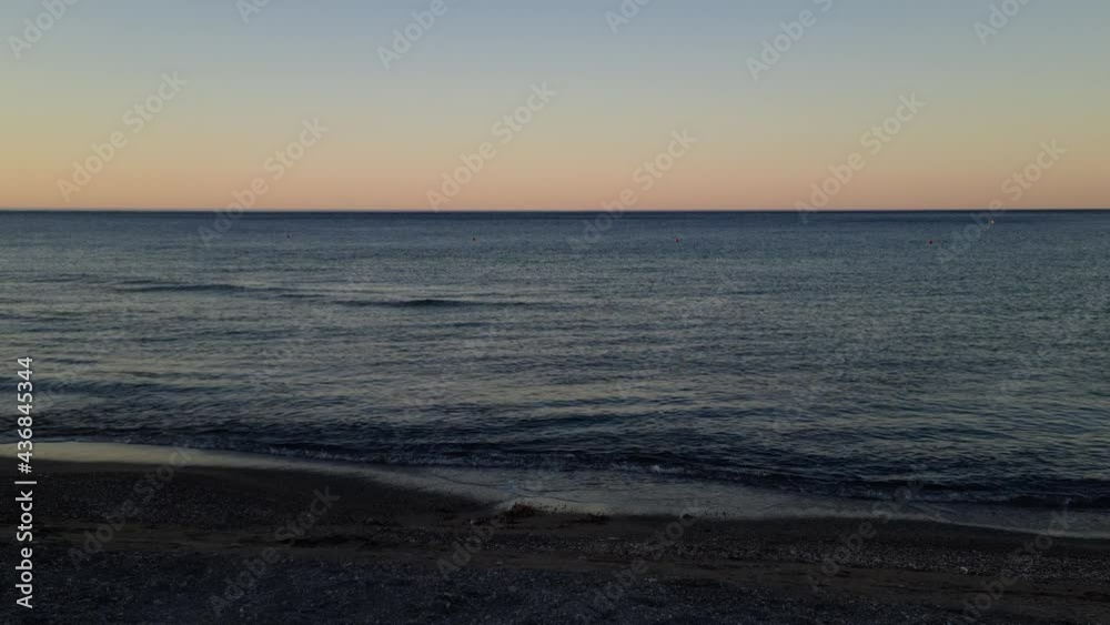 WSCHÓD SŁOŃCA NAD MORZEM. KRETA, GRECJA