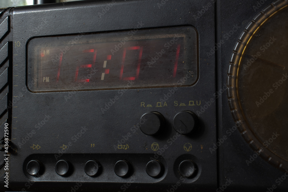 Fototapeta premium Old clock radio showing 12:01