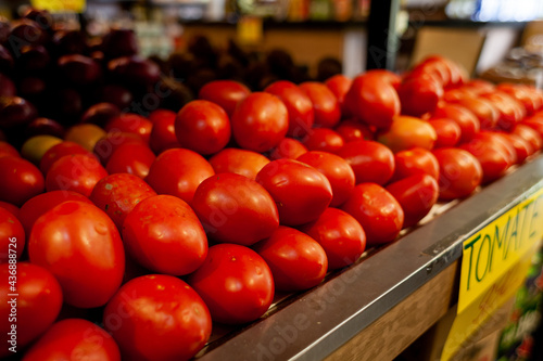 red tomatoes clse up photo