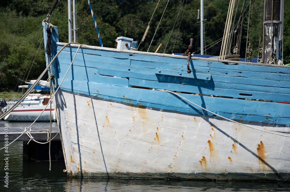 Naklejka premium Proue de vieux bateau
