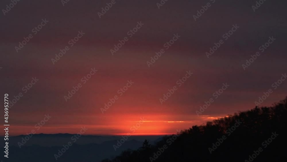 真っ赤に染まる 夕焼け空 真っ赤に染まる 夕焼け空