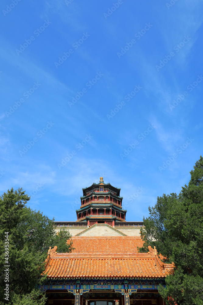 The architectural landscape of foxiangge is in the summer palace, Beijing