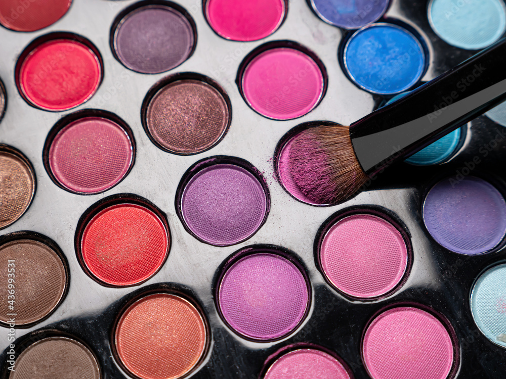 Professional makeup eyeshadows palette and brush for make-up artist Professional makeup eyeshadows palette and brush for make-up artist