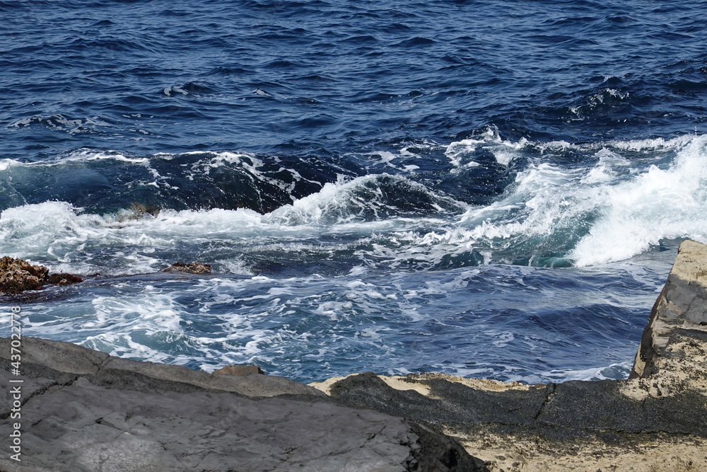 Fototapeta premium うねる海