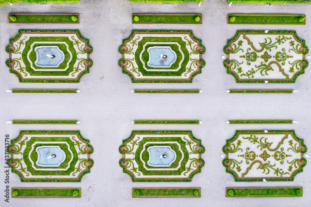 Fototapeta premium Ogrody w Pałacu Branickich, widok z lotu ptaka
