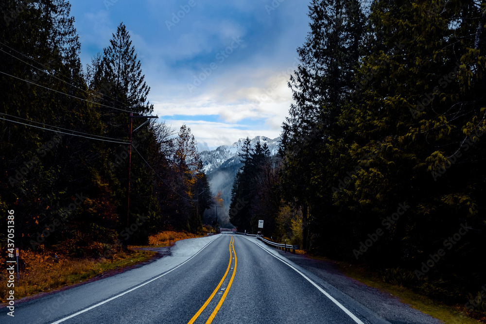 Fototapeta premium Autumn season road in Washington States, ,USA