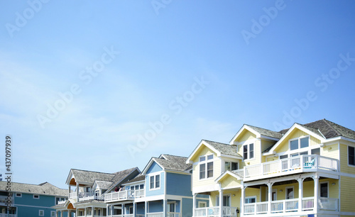Fotografija Colorful beach houses in Nags Head on the North Carolina Outer Banks
