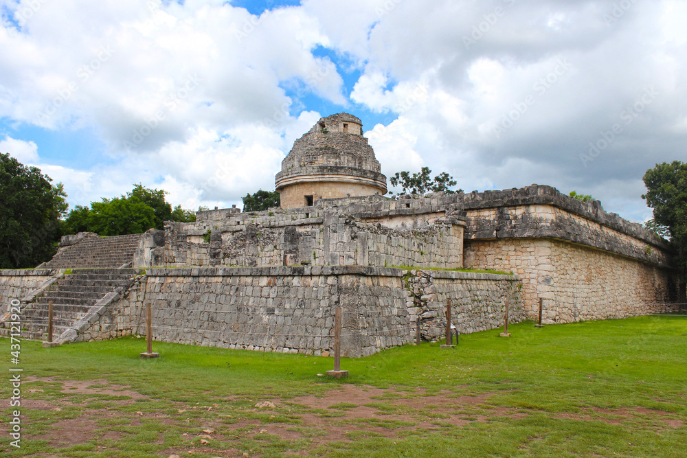 The El Caracol observatory temple at the Mayan city of Chichen Itza, Yucatan, Mexico. Ancient religious mayan ruins in Mexico. Remains of old Indian civilization in America