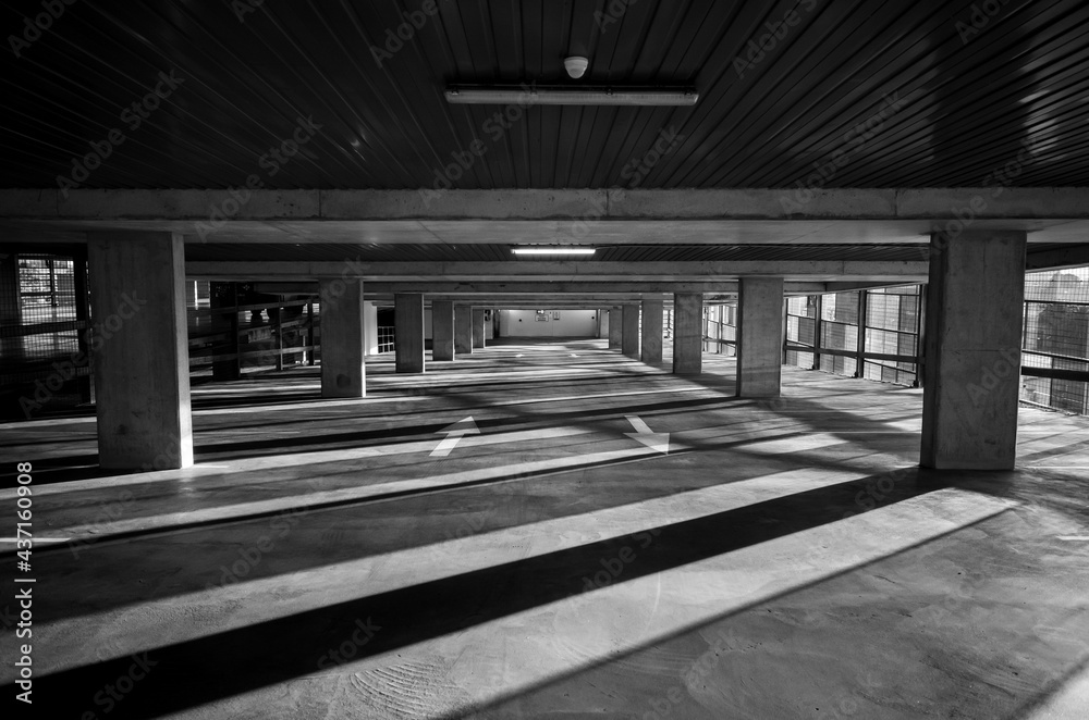 Obraz premium empty parking lot