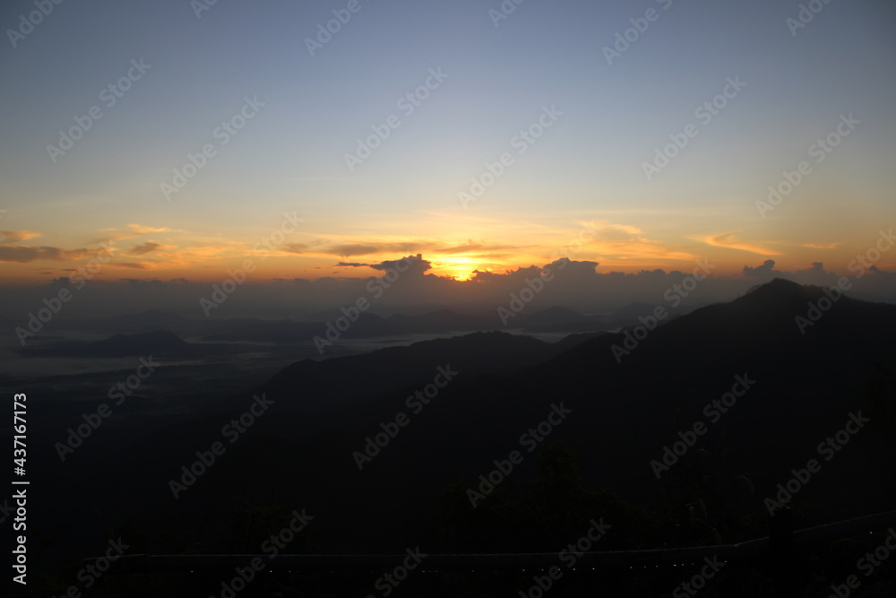 Obraz premium sunset in the mountains
