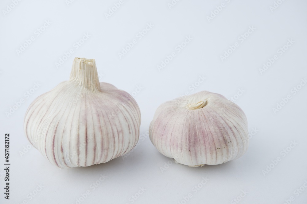 Obraz premium Garlic Isolated on white background