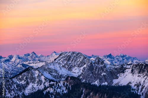 Snowcapped Mountains © Videografic