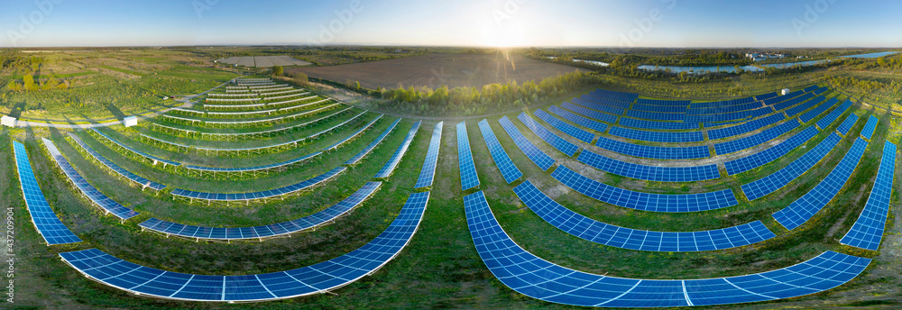 Circular panorama solar panel