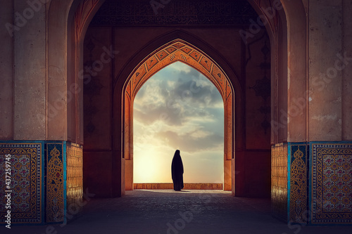 Photo Silhouette of a Persian woman in national dress against the background of traditional Iranian architecture