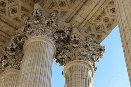 corinthian column capital
