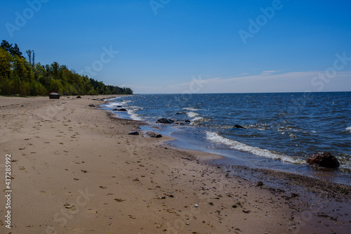 Fototapeta Naklejka Na Ścianę i Meble -  baltic sea beach with white sand and large rocks