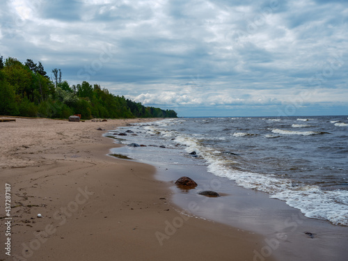 Fototapeta Naklejka Na Ścianę i Meble -  baltic sea beach with white sand and large rocks