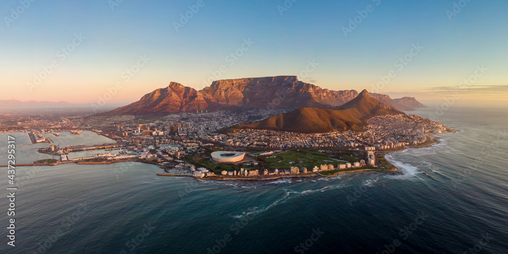 Obraz premium Aerial panoramic view of Cape Town cityscape at sunset, Western Cape Province, South Africa.