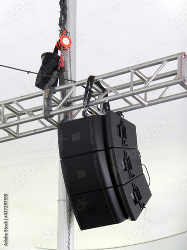 Hanging Speakers