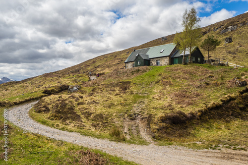 The Affric Kintail Way is a fully signposted, superb cross-country route for walkers and mountain bikers stretching almost 44 miles from Drumnadrochit on Loch Ness to Morvich in Kintail by Loch Duich.