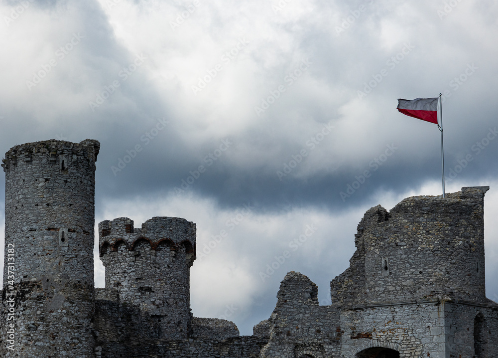 Φωτογραφία The ruins of the castle in Ogrodzieniec, southern Poland