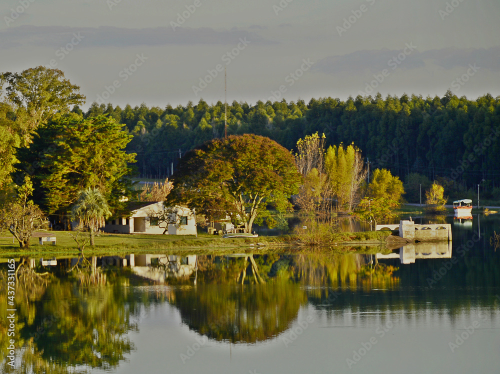 Obraz premium lake in autumn