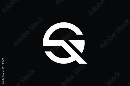 QS letter logo design on luxury background. SQ monogram initials letter logo concept. QS icon design. SQ elegant and Professional letter icon design on black background. Q S SQ QS photo