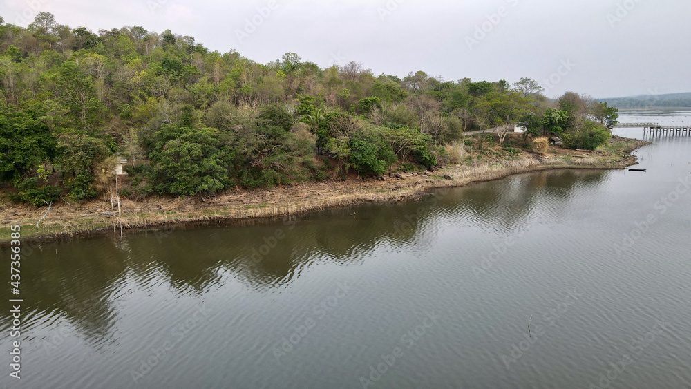 Obraz premium lake in the mountains